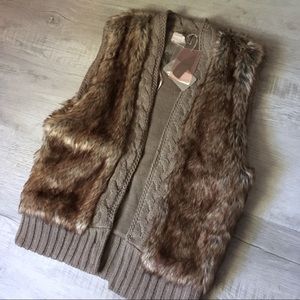 Faux fur cable knit vest XS